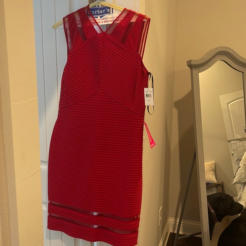 Tadashi Soshi Crimson bandage style dress